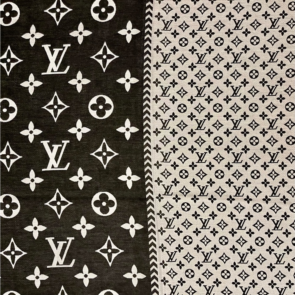L V - New Luxury Silk & Wool Blend Monogram Scarf in Black & White - Picture 5 of 6